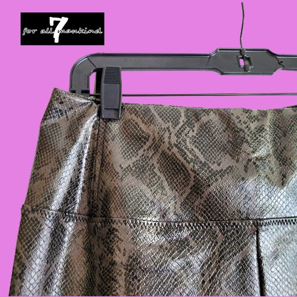 7 FOR ALL MANKIND NEW Goth Snakeskin Coated Faux Leather Panel Legging - Picture 3 of 10